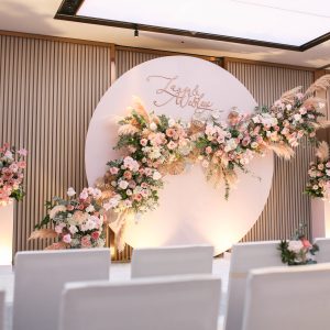 Holiday Poinsettia Plant